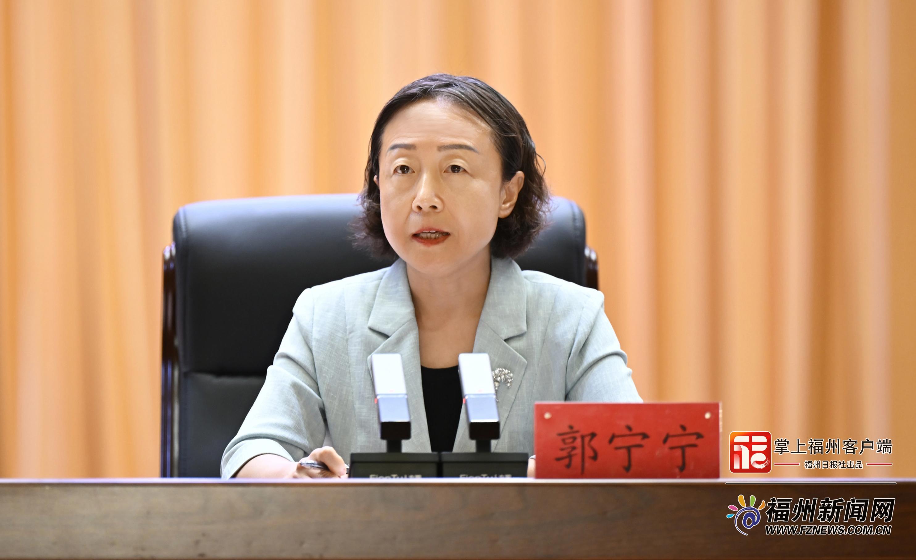 市委树立和践行正确政绩观学习教育专题党课暨全市警示教育会举行